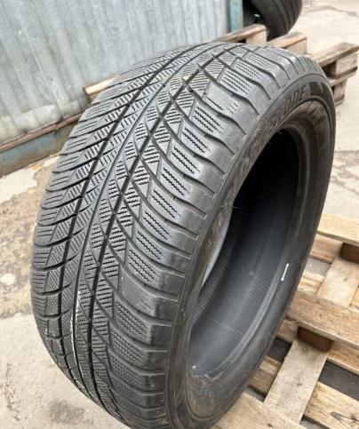 Bridgestone Blizzak LM-001 245/50 R19