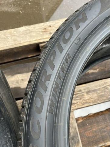 Pirelli Scorpion Winter 325/35 R22