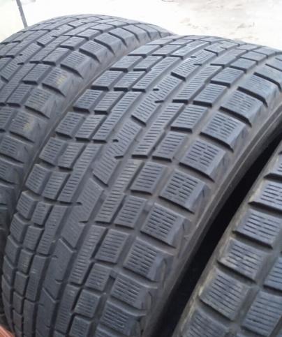 Yokohama Ice Guard IG30 215/55 R17