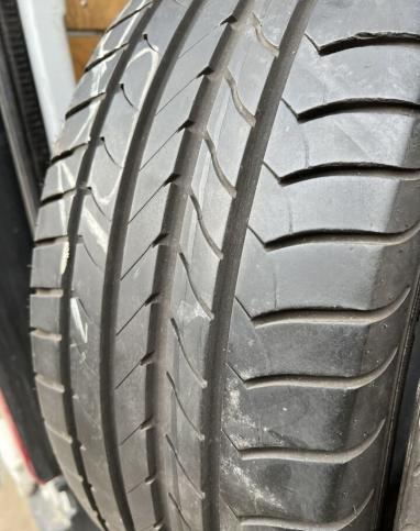 Goodyear EfficientGrip 215/50 R17