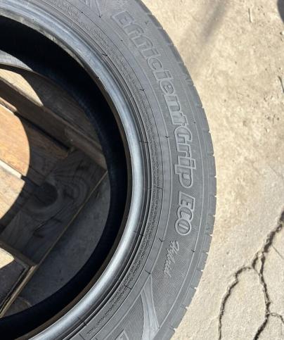 Goodyear EfficientGrip Eco EG01 215/60 R16