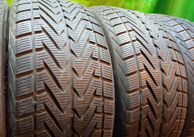 Vredestein Wintrac 4 Xtreme 275/45 R20