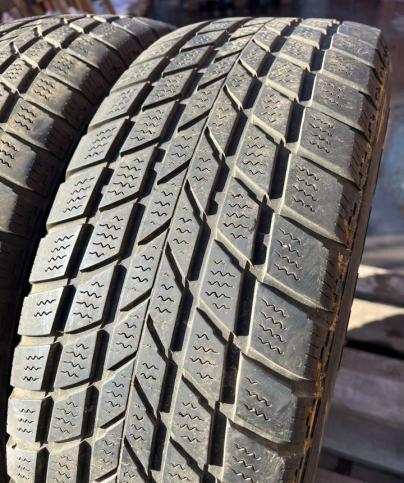 Hankook Winter Radial W400 215/70 R16