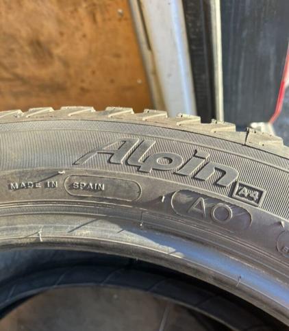 Michelin Alpin A4 205/50 R17