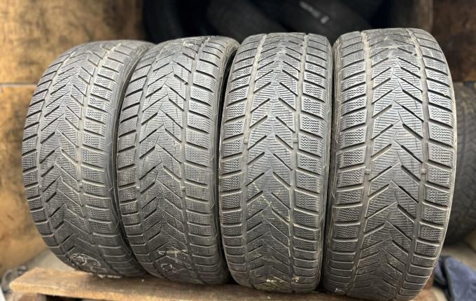 Vredestein Wintrac Xtreme S 225/45 R19