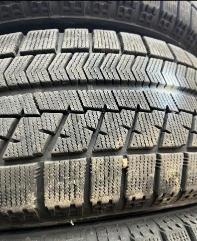 Bridgestone Blizzak VRX 215/60 R16