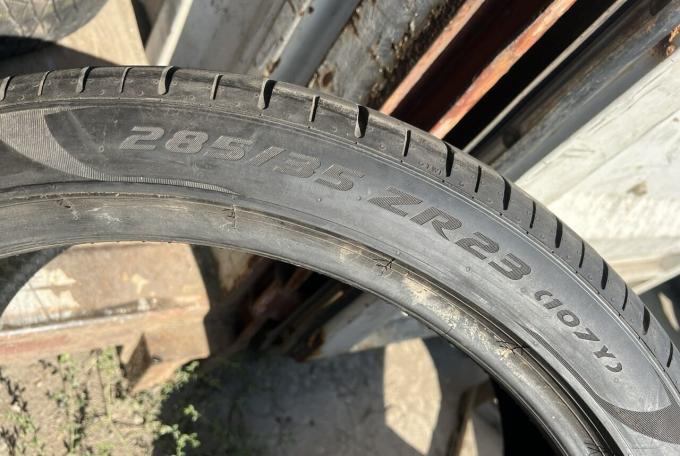 Pirelli P Zero PZ4 325/30 R23