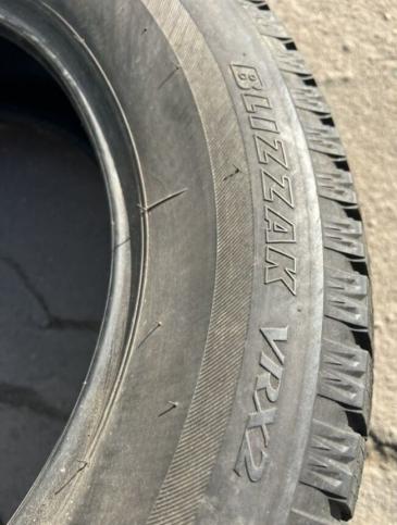 Bridgestone Blizzak VRX2 215/60 R16