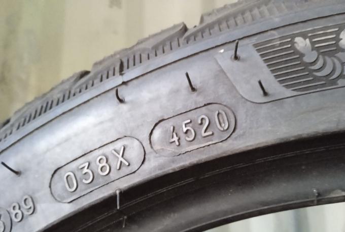 Michelin Pilot Alpin 5 235/40 R18