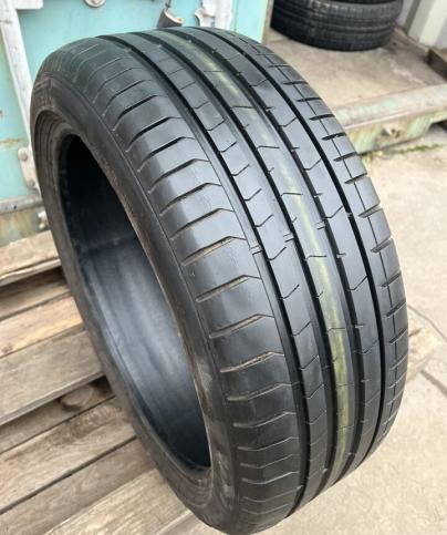 Pirelli P Zero PZ4 245/40 R19