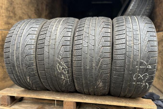 Pirelli Winter Sottozero 240 Serie II 235/35 R19