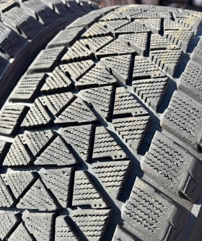 Bridgestone Blizzak DM-V2 235/55 R18