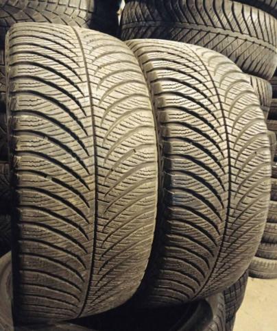 Goodyear Vector 4Seasons 225/45 R17