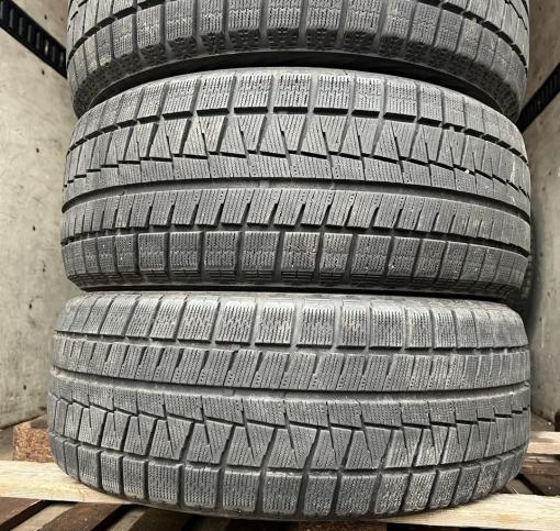 Bridgestone Blizzak Revo GZ 215/50 R17