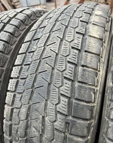 Yokohama Ice Guard G075 215/70 R16