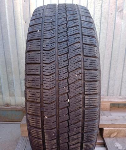 Bridgestone Blizzak VRX2 215/65 R16