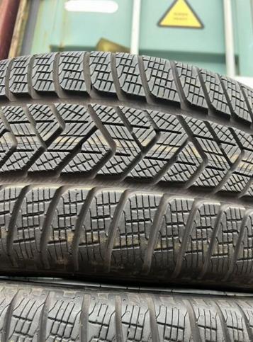 Pirelli Scorpion Winter 255/40 R21