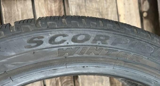 Pirelli Scorpion Winter 255/40 R21