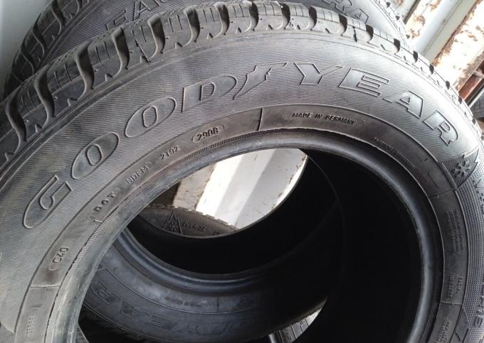 Goodyear Eagle UG GW-3 235/60 R16