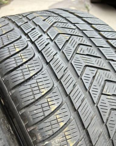 Pirelli Scorpion Winter 325/35 R22