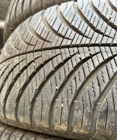 Goodyear Vector 4Seasons Gen-2 235/55 R17