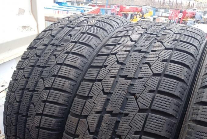 Toyo Observe Garit GIZ 205/55 R16