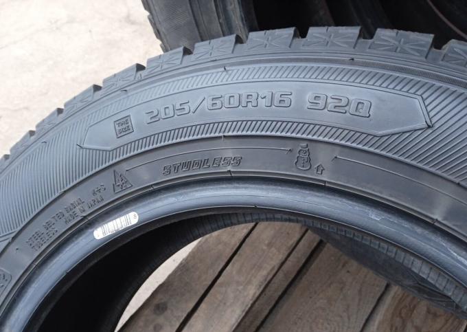 Goodyear Ice Navi 6 205/60 R16