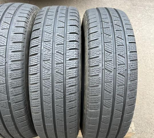 Pirelli Carrier Winter 205/75 R16C