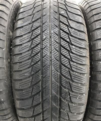 Bridgestone Blizzak LM-001 225/50 R17