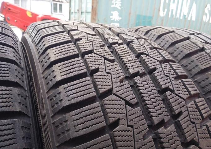 Toyo Observe Garit GIZ 205/55 R16