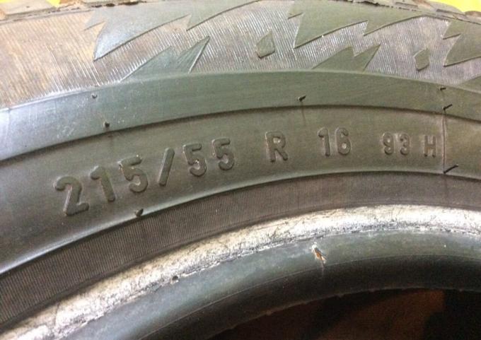 Pirelli Winter 210 Asimmetrico 215/55 R16