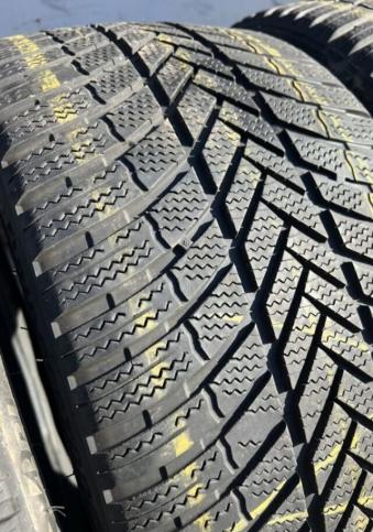 Bridgestone Blizzak LM-005 255/35 R20