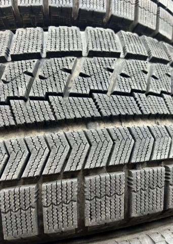 Bridgestone Blizzak VRX 215/55 R17