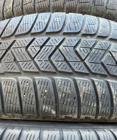 Pirelli Scorpion Winter RFT 235/55 R19