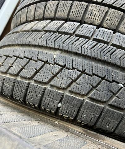 Bridgestone Blizzak VRX 215/65 R16
