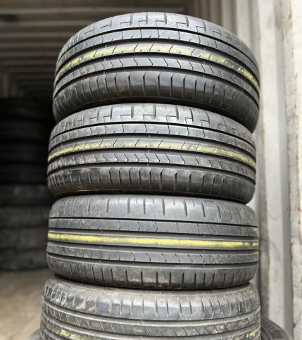 Pirelli P Zero PZ4 205/40 R18