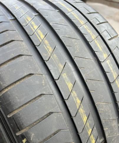 Pirelli P Zero PZ4 295/35 R20