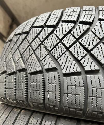 Pirelli Ice Zero FR 215/50 R17