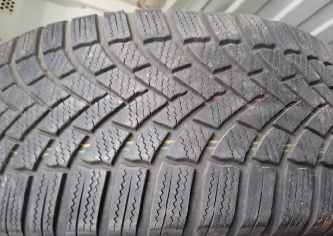 Bridgestone Blizzak LM-005 235/55 R18