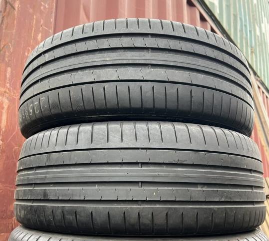 Pirelli P Zero PZ4 225/45 R19