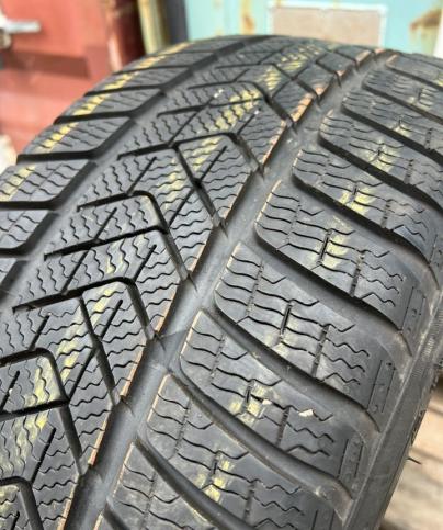 Pirelli Winter Sottozero 3 245/40 R19