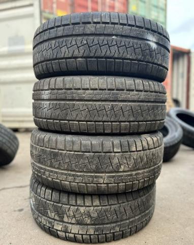 Pirelli Ice Asimmetrico 215/60 R16