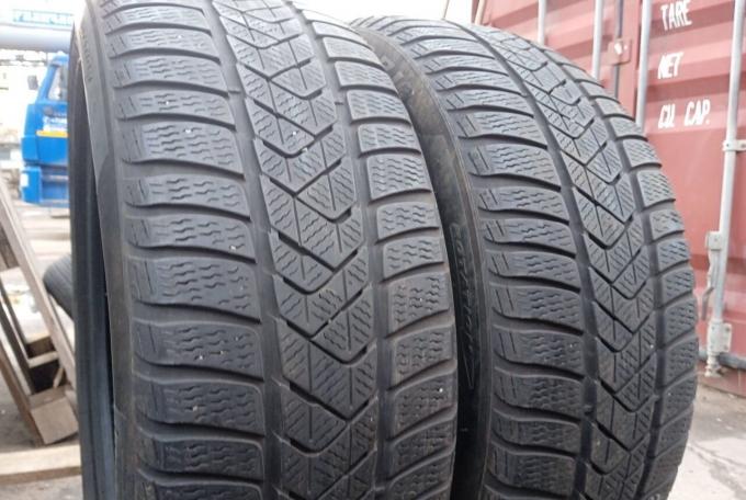 Pirelli Winter Sottozero 3 215/50 R18