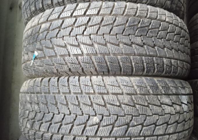 Toyo Winter Tranpath SU-4 235/60 R16