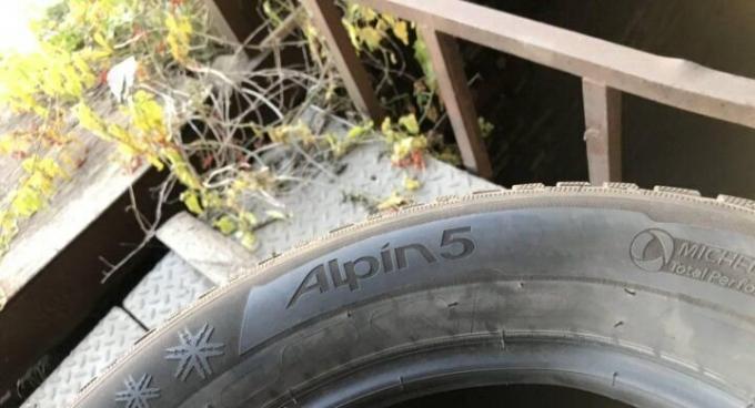 Michelin Alpin 5 215/55 R17