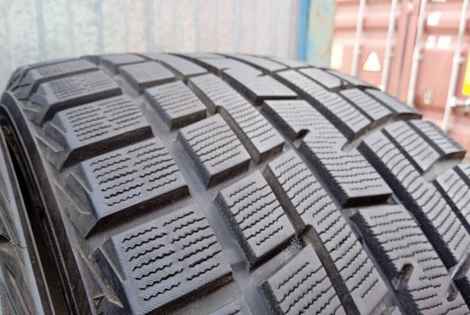 Yokohama Ice Guard IG30 255/35 R19