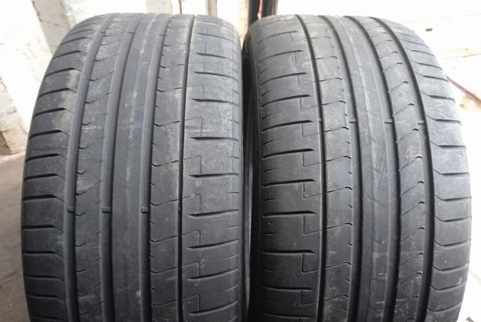 Pirelli P Zero PZ4 255/40 R18