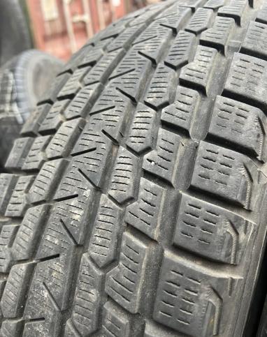 Yokohama Ice Guard SUV G075 215/70 R16