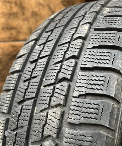 Goodyear Ice Navi Zea II 215/60 R16