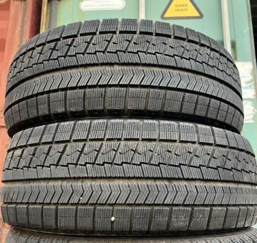 Bridgestone Blizzak VRX 215/55 R17